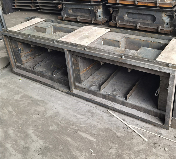 1693988861799130.jpg 生態護坡模具2.jpg